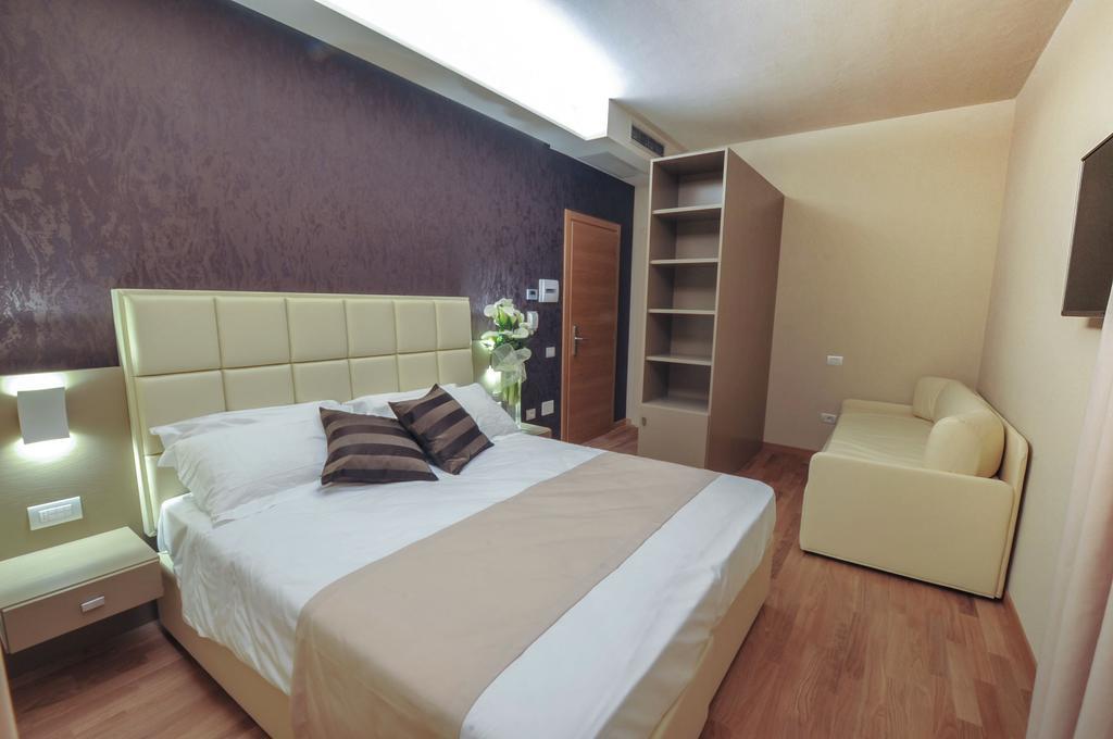 Hotel Dori Peschiera del Garda Esterno foto