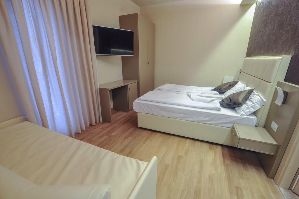 Hotel Dori Peschiera del Garda Camera foto
