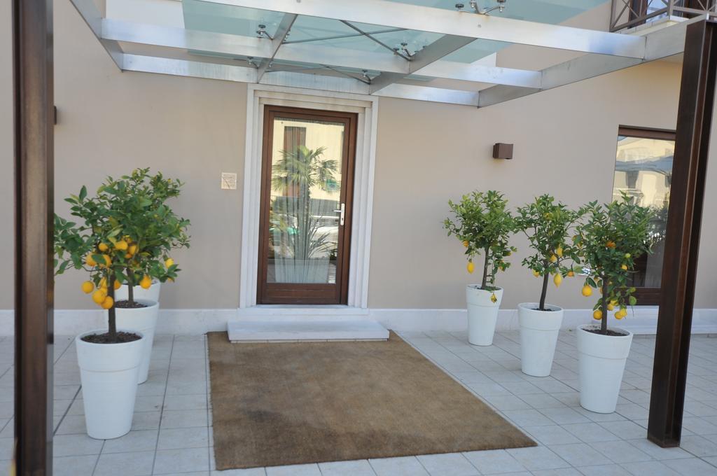 Hotel Dori Peschiera del Garda Esterno foto