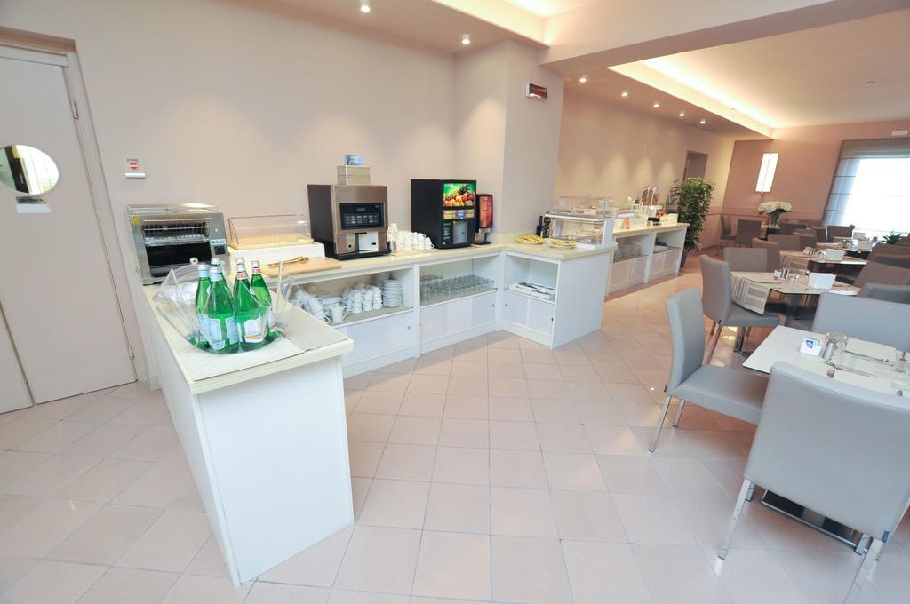 Hotel Dori Peschiera del Garda Esterno foto
