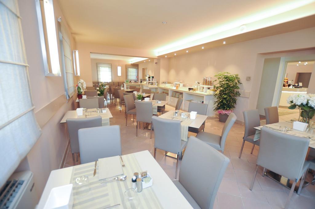 Hotel Dori Peschiera del Garda Esterno foto