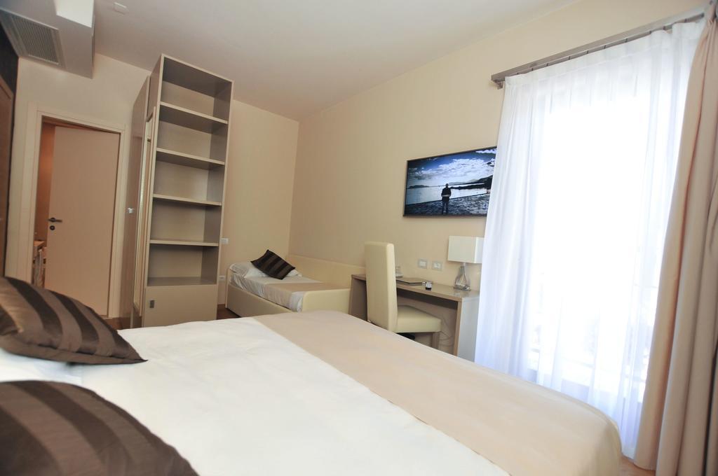 Hotel Dori Peschiera del Garda Camera foto
