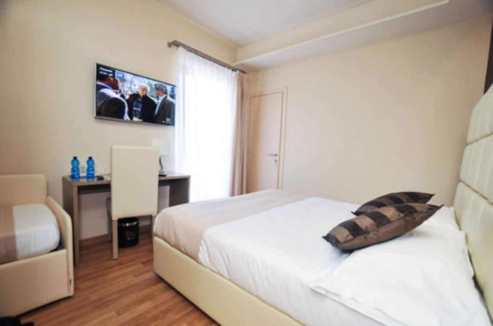 Hotel Dori Peschiera del Garda Esterno foto