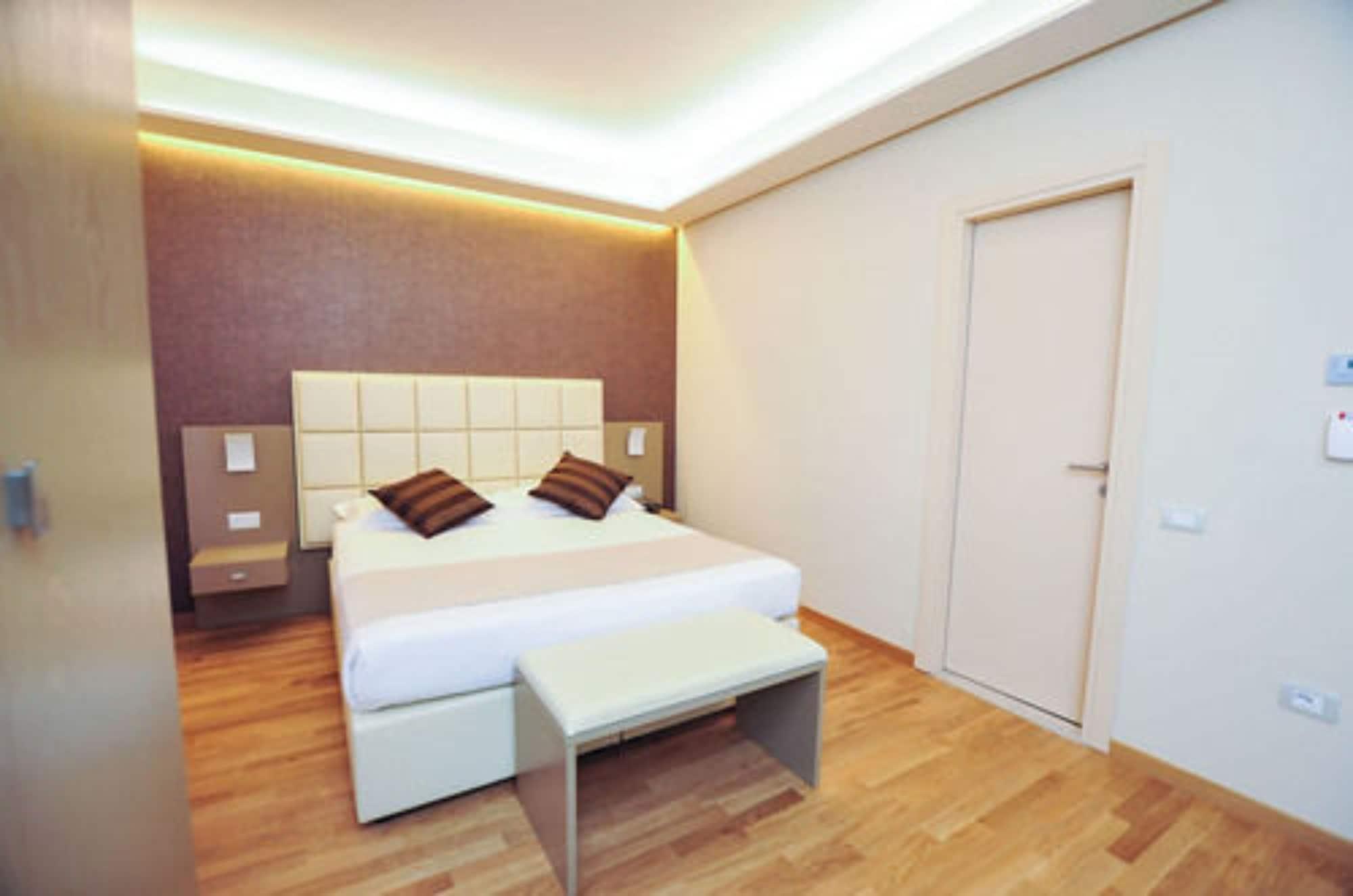 Hotel Dori Peschiera del Garda Esterno foto