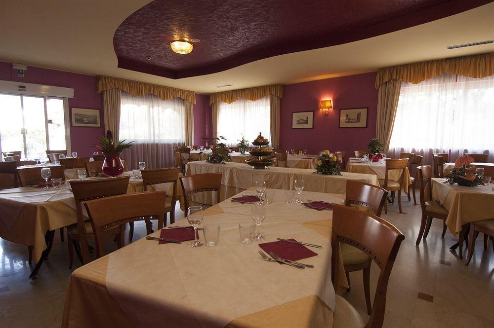 Hotel Dori Peschiera del Garda Esterno foto