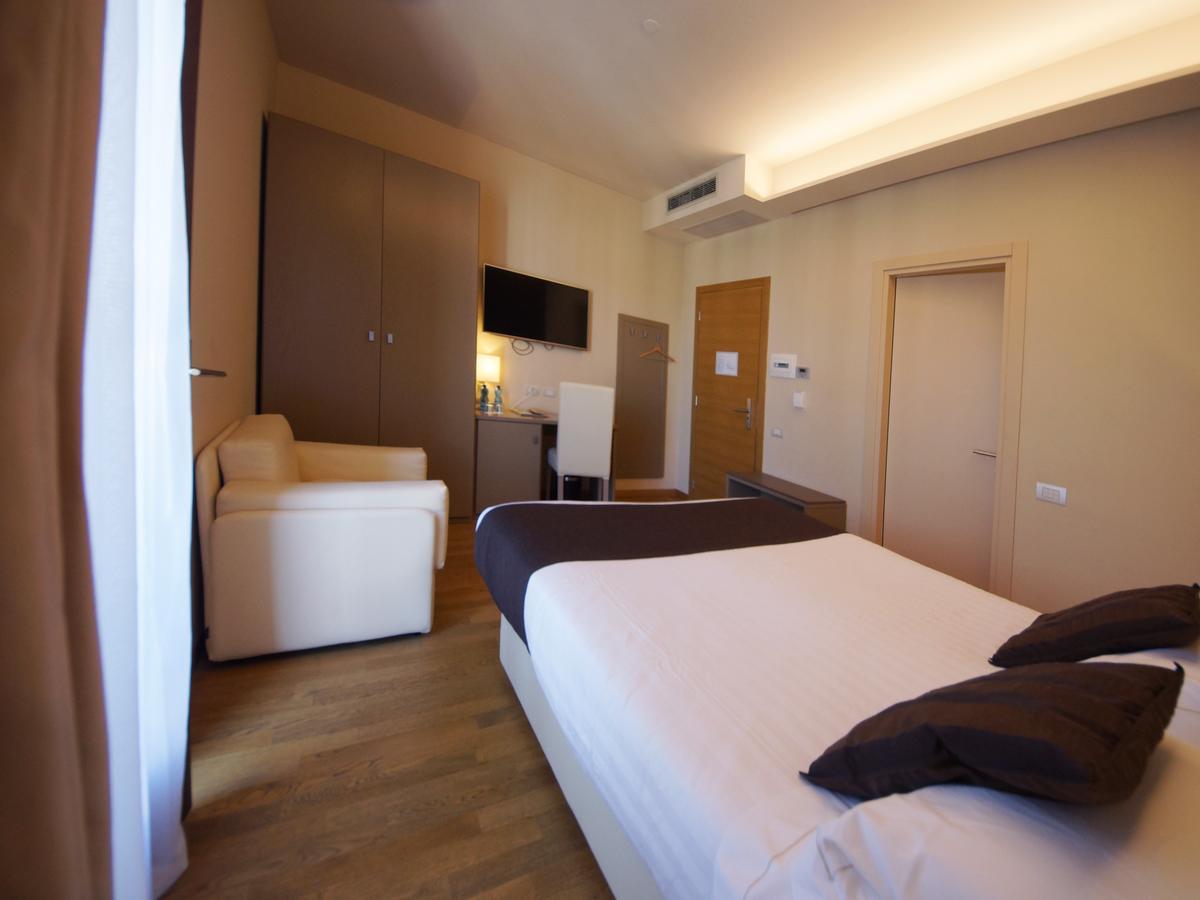 Hotel Dori Peschiera del Garda Esterno foto