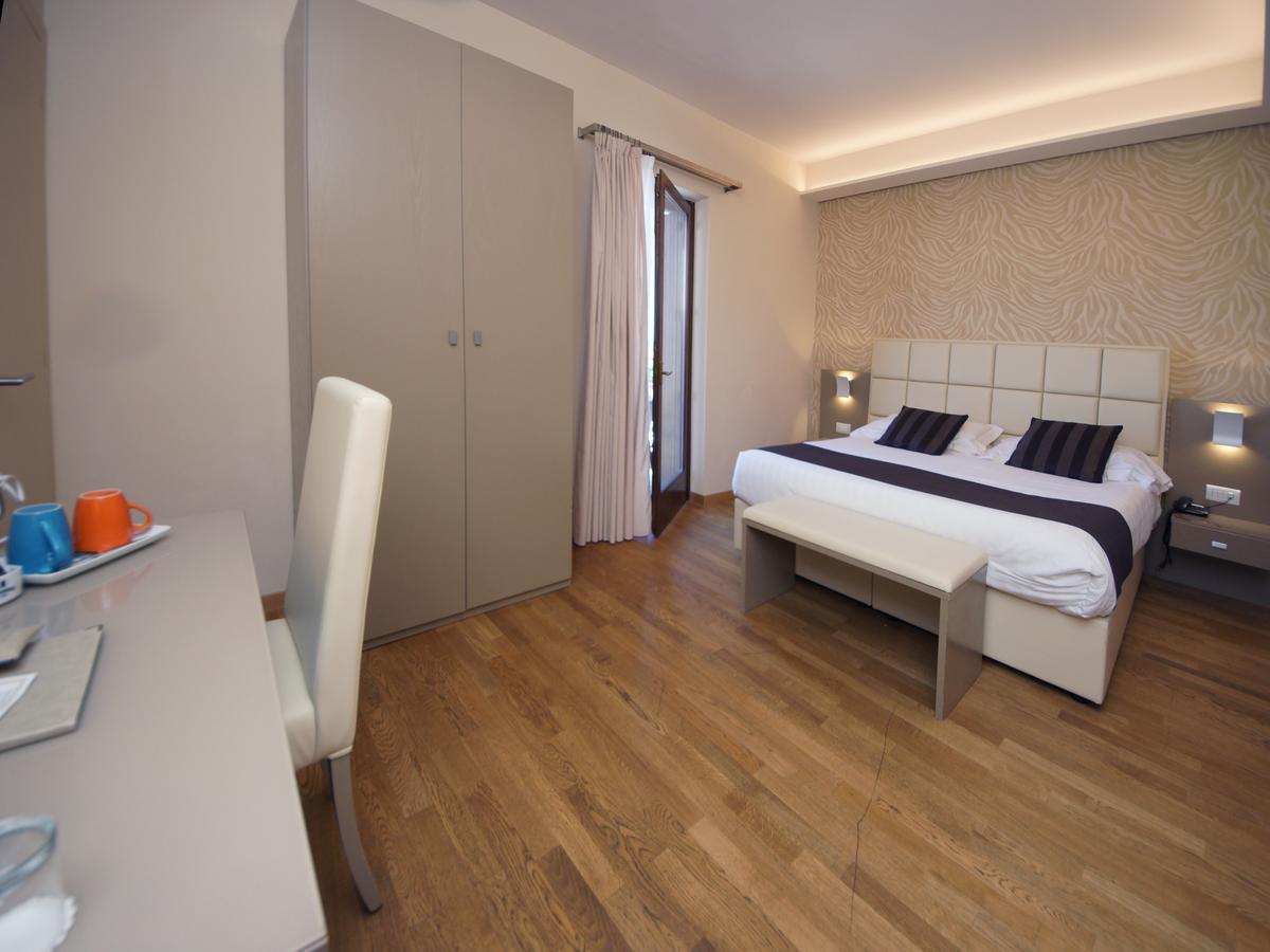 Hotel Dori Peschiera del Garda Esterno foto